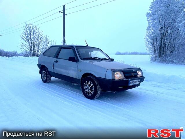 Серый ВАЗ 2108, объемом двигателя 1.5 л и пробегом 489 тыс. км за 900 $, фото 1 на Automoto.ua