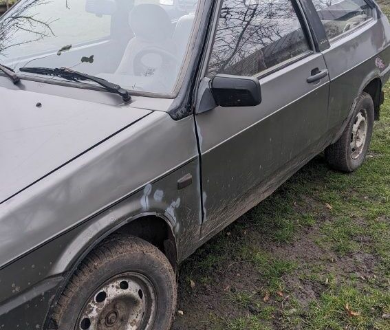 Серый ВАЗ 2108, объемом двигателя 1.3 л и пробегом 300 тыс. км за 700 $, фото 4 на Automoto.ua