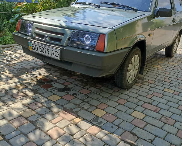 Серый ВАЗ 2108, объемом двигателя 1.5 л и пробегом 180 тыс. км за 1000 $, фото 3 на Automoto.ua