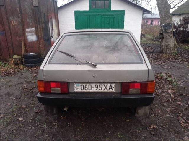 Серый ВАЗ 2108, объемом двигателя 1.5 л и пробегом 170 тыс. км за 800 $, фото 2 на Automoto.ua