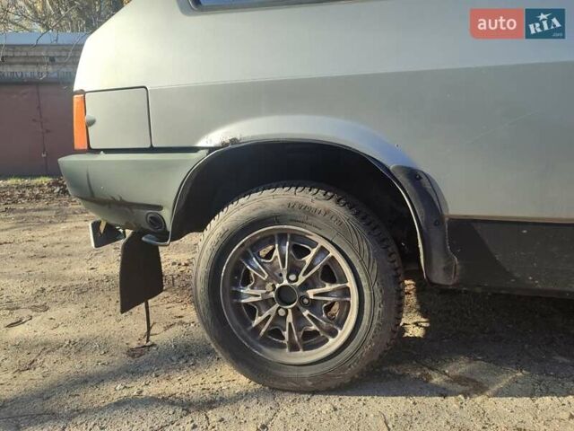 Серый ВАЗ 2108, объемом двигателя 1.3 л и пробегом 198 тыс. км за 1900 $, фото 6 на Automoto.ua