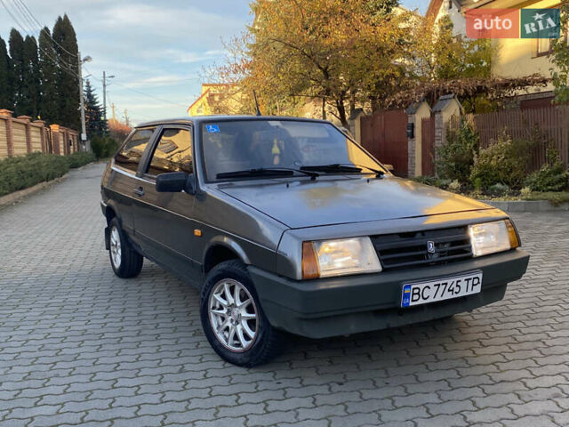 Серый ВАЗ 2108, объемом двигателя 1.29 л и пробегом 281 тыс. км за 1300 $, фото 2 на Automoto.ua