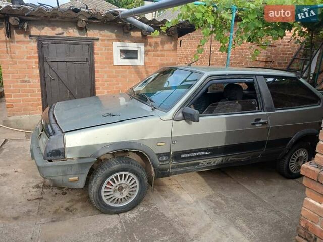 Серый ВАЗ 2108, объемом двигателя 1.5 л и пробегом 100 тыс. км за 500 $, фото 3 на Automoto.ua