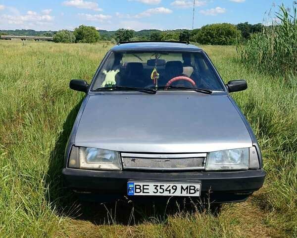 Серый ВАЗ 2108, объемом двигателя 1.5 л и пробегом 100 тыс. км за 1500 $, фото 1 на Automoto.ua