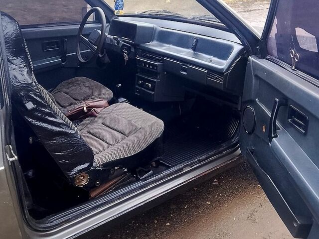 Серый ВАЗ 2108, объемом двигателя 1.5 л и пробегом 256 тыс. км за 800 $, фото 8 на Automoto.ua