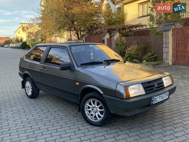 Серый ВАЗ 2108, объемом двигателя 1.29 л и пробегом 281 тыс. км за 1300 $, фото 3 на Automoto.ua