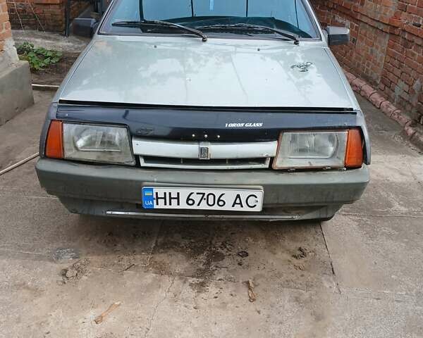 Серый ВАЗ 2108, объемом двигателя 1.5 л и пробегом 100 тыс. км за 500 $, фото 4 на Automoto.ua