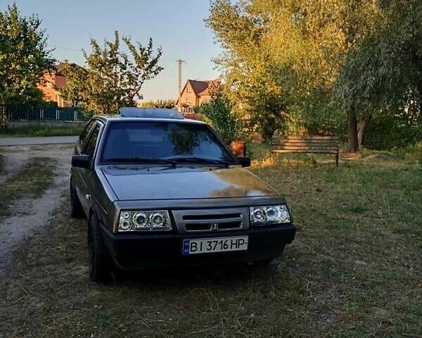 Серый ВАЗ 2108, объемом двигателя 1.3 л и пробегом 300 тыс. км за 1650 $, фото 5 на Automoto.ua