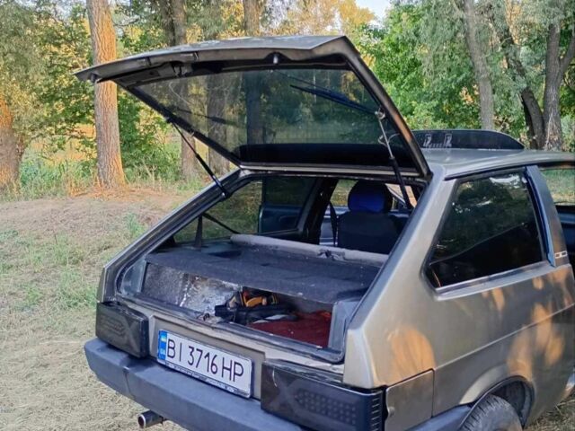 Серый ВАЗ 2108, объемом двигателя 1.3 л и пробегом 300 тыс. км за 1650 $, фото 2 на Automoto.ua