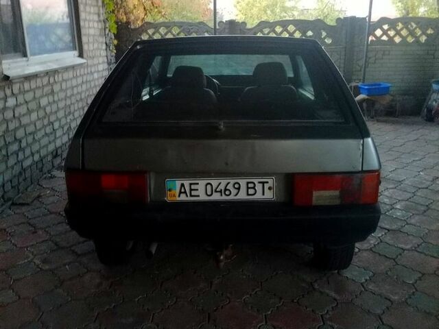 Серый ВАЗ 2108, объемом двигателя 1.5 л и пробегом 300 тыс. км за 600 $, фото 2 на Automoto.ua