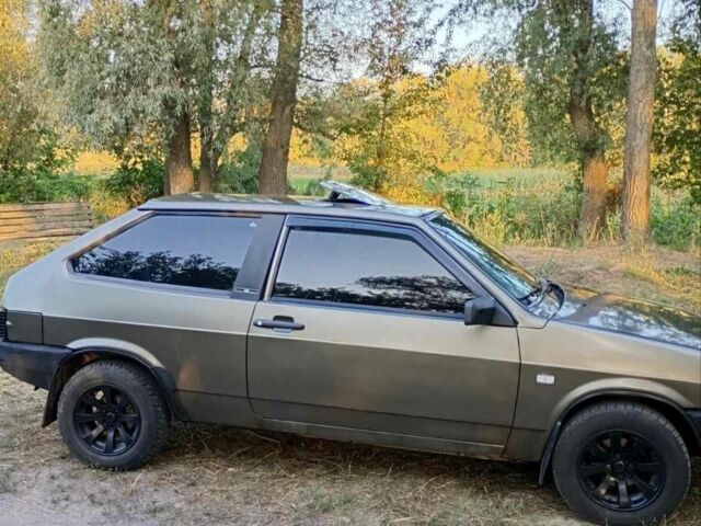 Серый ВАЗ 2108, объемом двигателя 1.3 л и пробегом 300 тыс. км за 1650 $, фото 3 на Automoto.ua