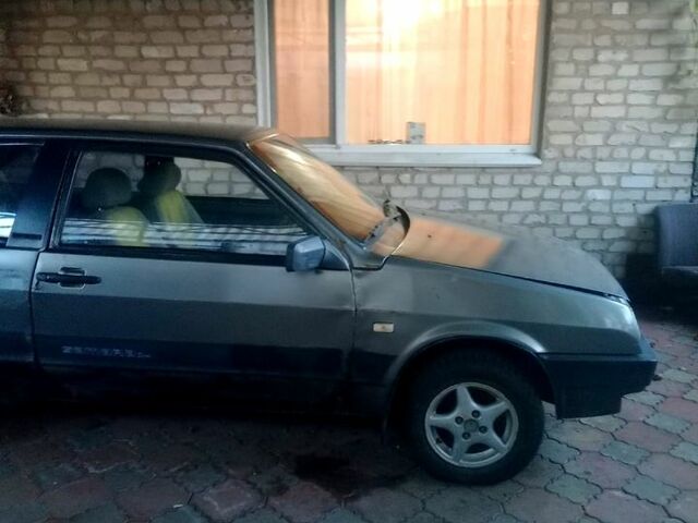 Серый ВАЗ 2108, объемом двигателя 1.5 л и пробегом 300 тыс. км за 600 $, фото 3 на Automoto.ua