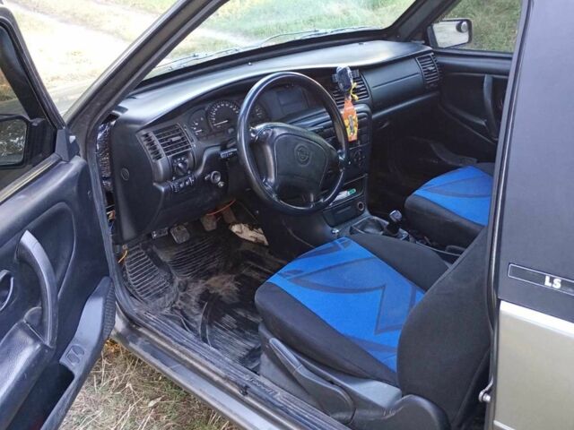 Серый ВАЗ 2108, объемом двигателя 1.3 л и пробегом 300 тыс. км за 1650 $, фото 4 на Automoto.ua