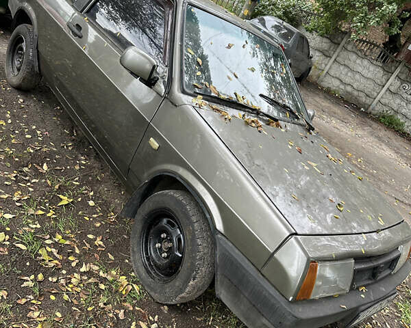 ВАЗ 2108 1992 в Киеве на Automoto.ua Серый ВАЗ 2108, объемом двигателя 1.3 л и пробегом 222 тыс. км за 950 $, фото 1 на Automoto.ua
