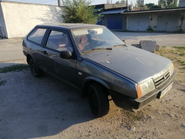 Серый ВАЗ 2108, объемом двигателя 1.5 л и пробегом 300 тыс. км за 400 $, фото 2 на Automoto.ua