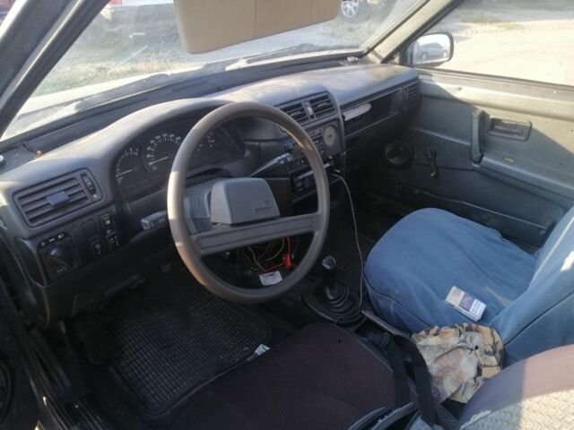 Серый ВАЗ 2108, объемом двигателя 1.5 л и пробегом 300 тыс. км за 400 $, фото 1 на Automoto.ua