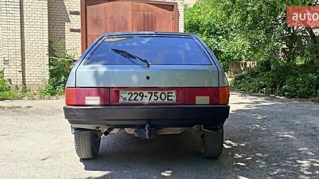Серый ВАЗ 2108, объемом двигателя 1.5 л и пробегом 270 тыс. км за 600 $, фото 4 на Automoto.ua