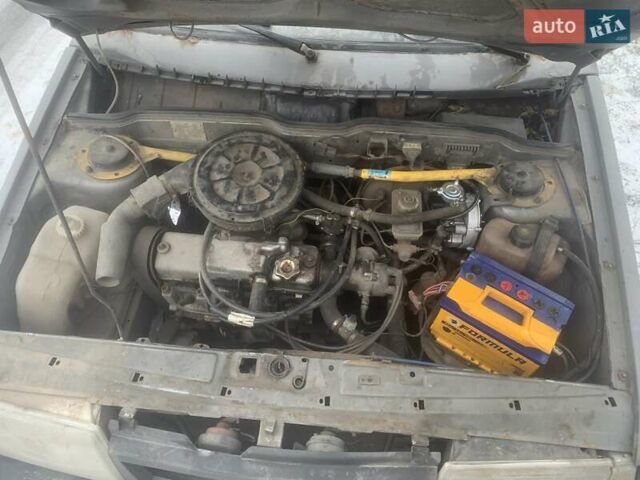 Серый ВАЗ 2108, объемом двигателя 1.3 л и пробегом 300 тыс. км за 650 $, фото 5 на Automoto.ua
