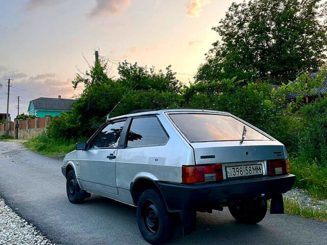 Серый ВАЗ 2108, объемом двигателя 1.5 л и пробегом 200 тыс. км за 675 $, фото 9 на Automoto.ua