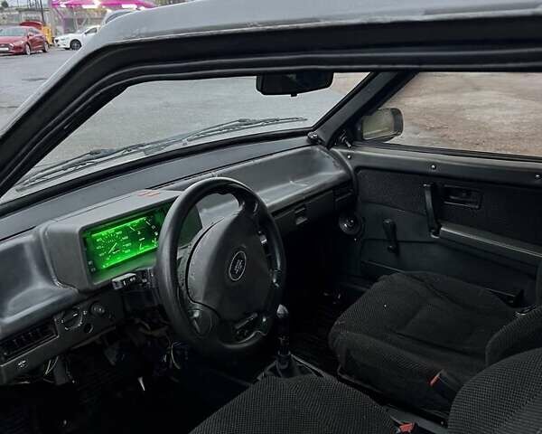 Серый ВАЗ 2108, объемом двигателя 1.6 л и пробегом 300 тыс. км за 875 $, фото 5 на Automoto.ua