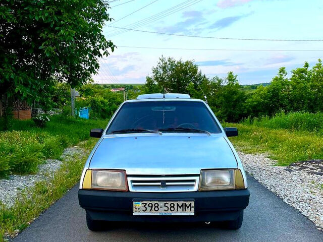 Серый ВАЗ 2108, объемом двигателя 1.5 л и пробегом 200 тыс. км за 675 $, фото 3 на Automoto.ua