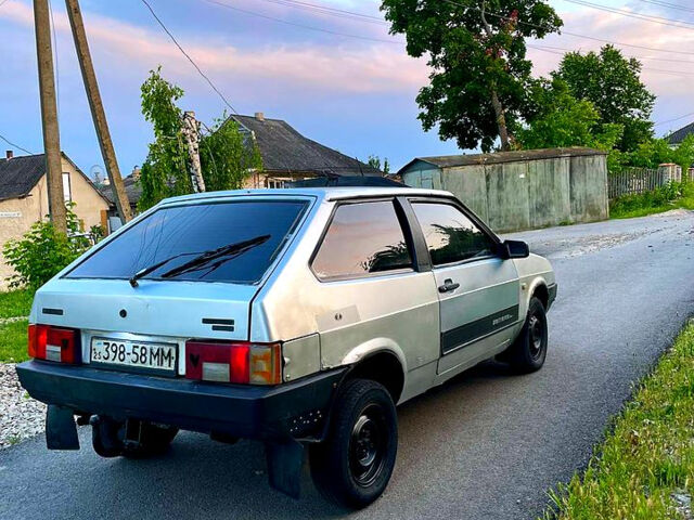 Серый ВАЗ 2108, объемом двигателя 1.5 л и пробегом 200 тыс. км за 675 $, фото 5 на Automoto.ua