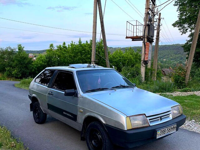 Серый ВАЗ 2108, объемом двигателя 1.5 л и пробегом 200 тыс. км за 675 $, фото 2 на Automoto.ua