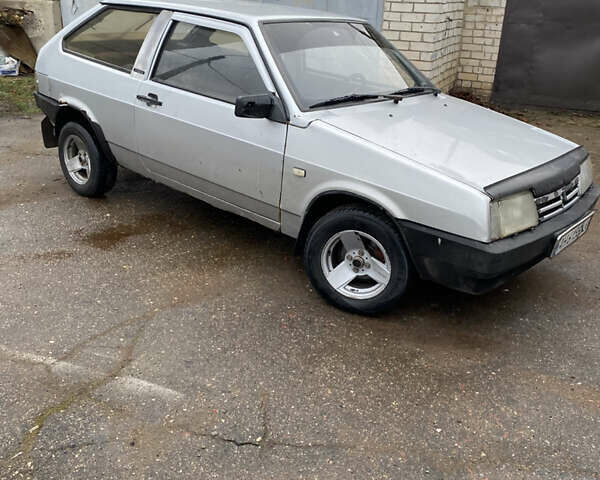 Серый ВАЗ 2108, объемом двигателя 1.5 л и пробегом 250 тыс. км за 1000 $, фото 1 на Automoto.ua