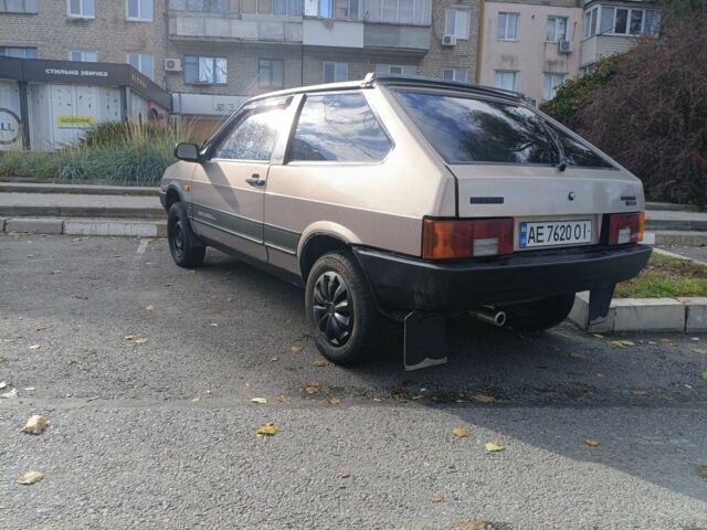 Серый ВАЗ 2108, объемом двигателя 2 л и пробегом 210 тыс. км за 650 $, фото 3 на Automoto.ua