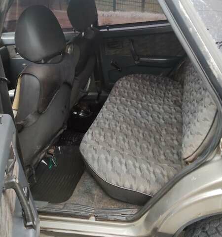 Серый ВАЗ 2108, объемом двигателя 1.5 л и пробегом 190 тыс. км за 550 $, фото 12 на Automoto.ua