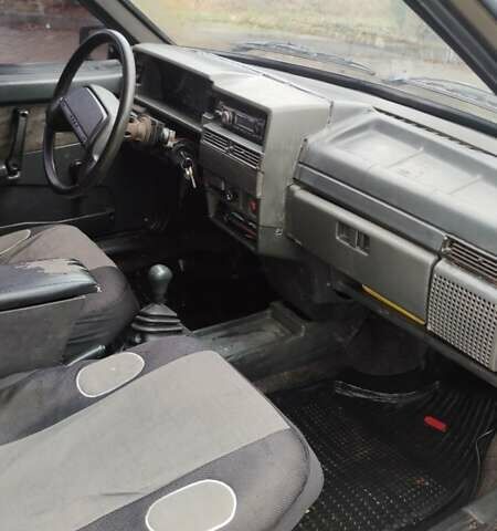 Серый ВАЗ 2108, объемом двигателя 1.5 л и пробегом 190 тыс. км за 550 $, фото 11 на Automoto.ua