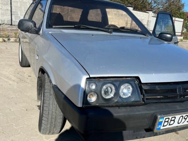 Серый ВАЗ 2108, объемом двигателя 1.3 л и пробегом 130 тыс. км за 1000 $, фото 4 на Automoto.ua