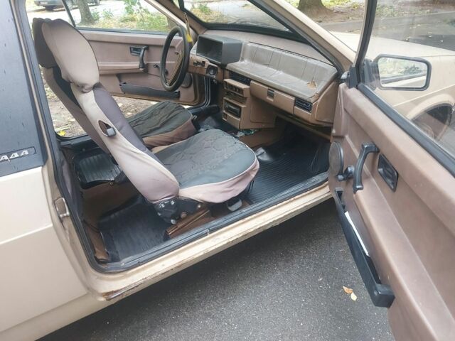 Серый ВАЗ 2108, объемом двигателя 1.5 л и пробегом 45 тыс. км за 750 $, фото 5 на Automoto.ua