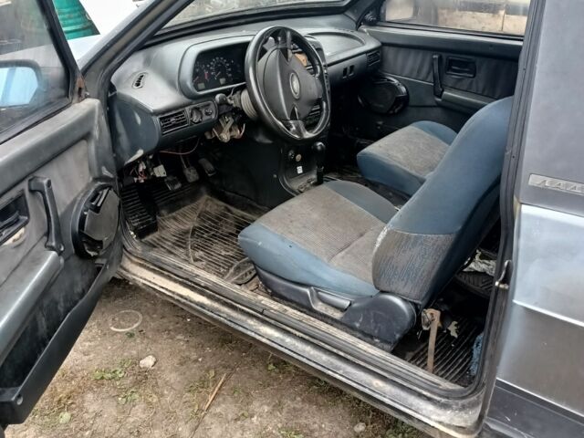 Серый ВАЗ 2108, объемом двигателя 1 л и пробегом 280 тыс. км за 364 $, фото 4 на Automoto.ua