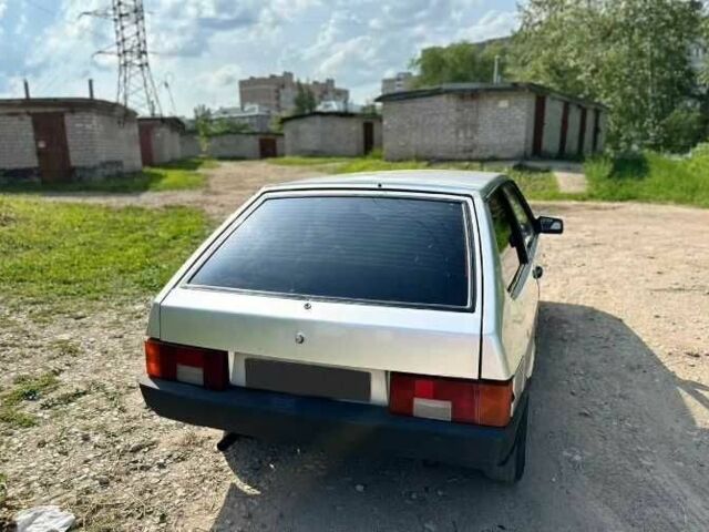 Серый ВАЗ 2108, объемом двигателя 1.5 л и пробегом 378 тыс. км за 528 $, фото 5 на Automoto.ua
