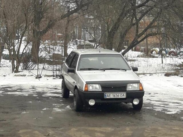 Серый ВАЗ 2108, объемом двигателя 1.5 л и пробегом 200 тыс. км за 2050 $, фото 7 на Automoto.ua
