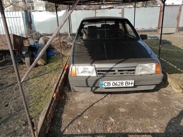 Серый ВАЗ 2108, объемом двигателя 1.3 л и пробегом 70 тыс. км за 1000 $, фото 1 на Automoto.ua