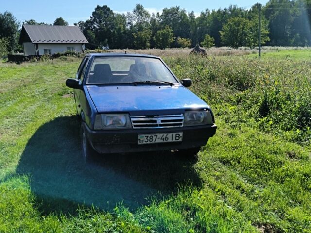 Синий ВАЗ 2108, объемом двигателя 1 л и пробегом 300 тыс. км за 400 $, фото 1 на Automoto.ua
