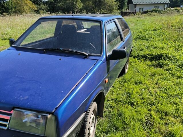 Синий ВАЗ 2108, объемом двигателя 1 л и пробегом 300 тыс. км за 400 $, фото 2 на Automoto.ua
