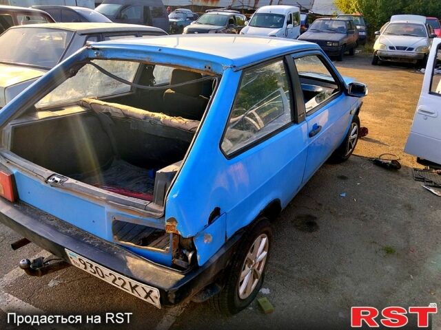 Синий ВАЗ 2108, объемом двигателя 1.5 л и пробегом 258 тыс. км за 450 $, фото 2 на Automoto.ua