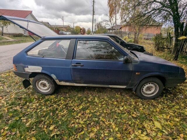 Синий ВАЗ 2108, объемом двигателя 1.3 л и пробегом 400 тыс. км за 592 $, фото 4 на Automoto.ua