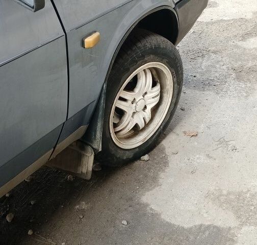 Синий ВАЗ 2108, объемом двигателя 1.3 л и пробегом 100 тыс. км за 1900 $, фото 6 на Automoto.ua