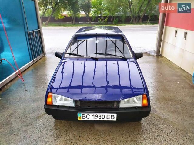 ВАЗ 2108 1995 у Львові на Automoto.ua Синій ВАЗ 2108, об'ємом двигуна 1.5 л та пробігом 500 тис. км за 908 $, фото 3 на Automoto.ua