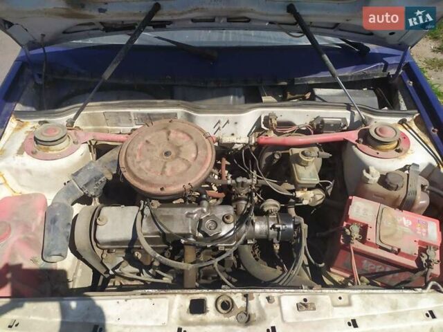 ВАЗ 2108 1995 у Львові на Automoto.ua Синій ВАЗ 2108, об'ємом двигуна 1.5 л та пробігом 500 тис. км за 908 $, фото 2 на Automoto.ua