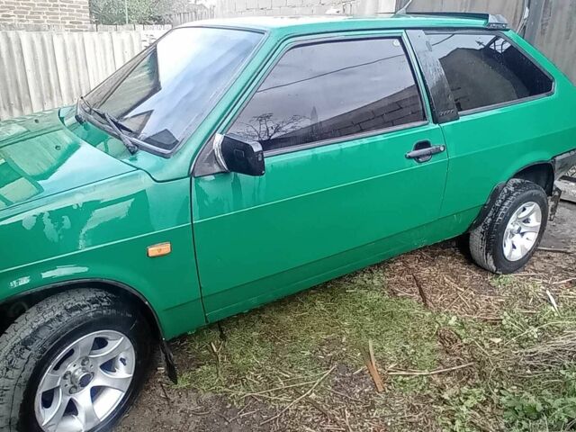 Зеленый ВАЗ 2108, объемом двигателя 1.3 л и пробегом 1 тыс. км за 1250 $, фото 2 на Automoto.ua