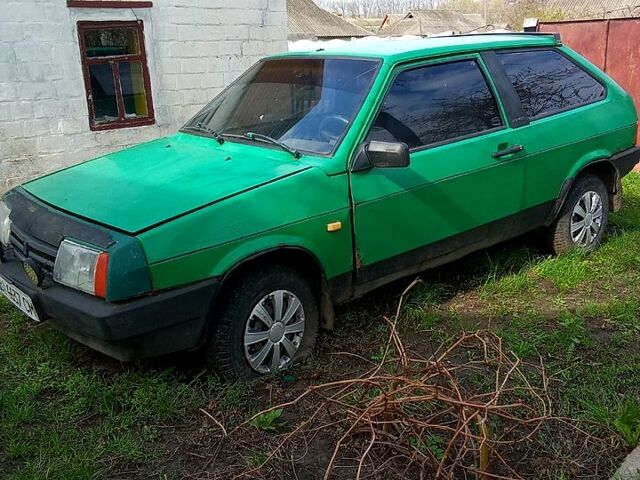 Зеленый ВАЗ 2108, объемом двигателя 1.3 л и пробегом 335 тыс. км за 650 $, фото 2 на Automoto.ua