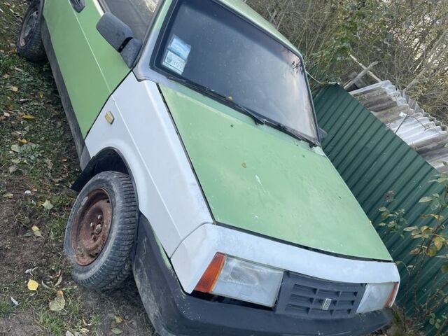 Зеленый ВАЗ 2108, объемом двигателя 1.5 л и пробегом 350 тыс. км за 359 $, фото 1 на Automoto.ua