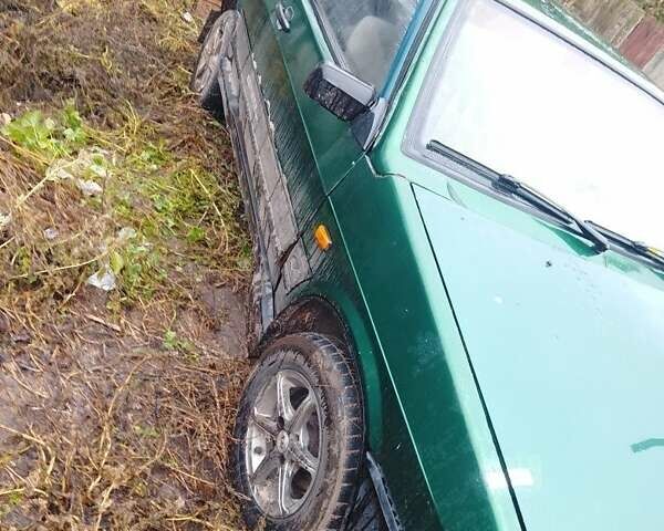 Зеленый ВАЗ 2108, объемом двигателя 1.3 л и пробегом 500 тыс. км за 597 $, фото 7 на Automoto.ua