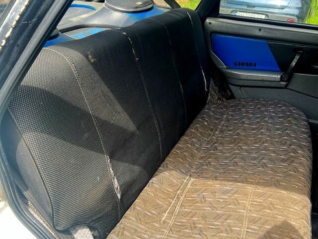 Белый ВАЗ 2109, объемом двигателя 1.3 л и пробегом 220 тыс. км за 700 $, фото 2 на Automoto.ua