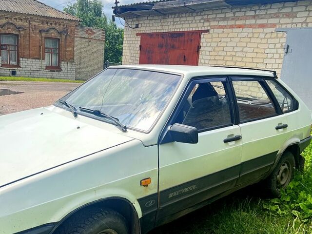 Белый ВАЗ 2109, объемом двигателя 1.3 л и пробегом 220 тыс. км за 700 $, фото 3 на Automoto.ua